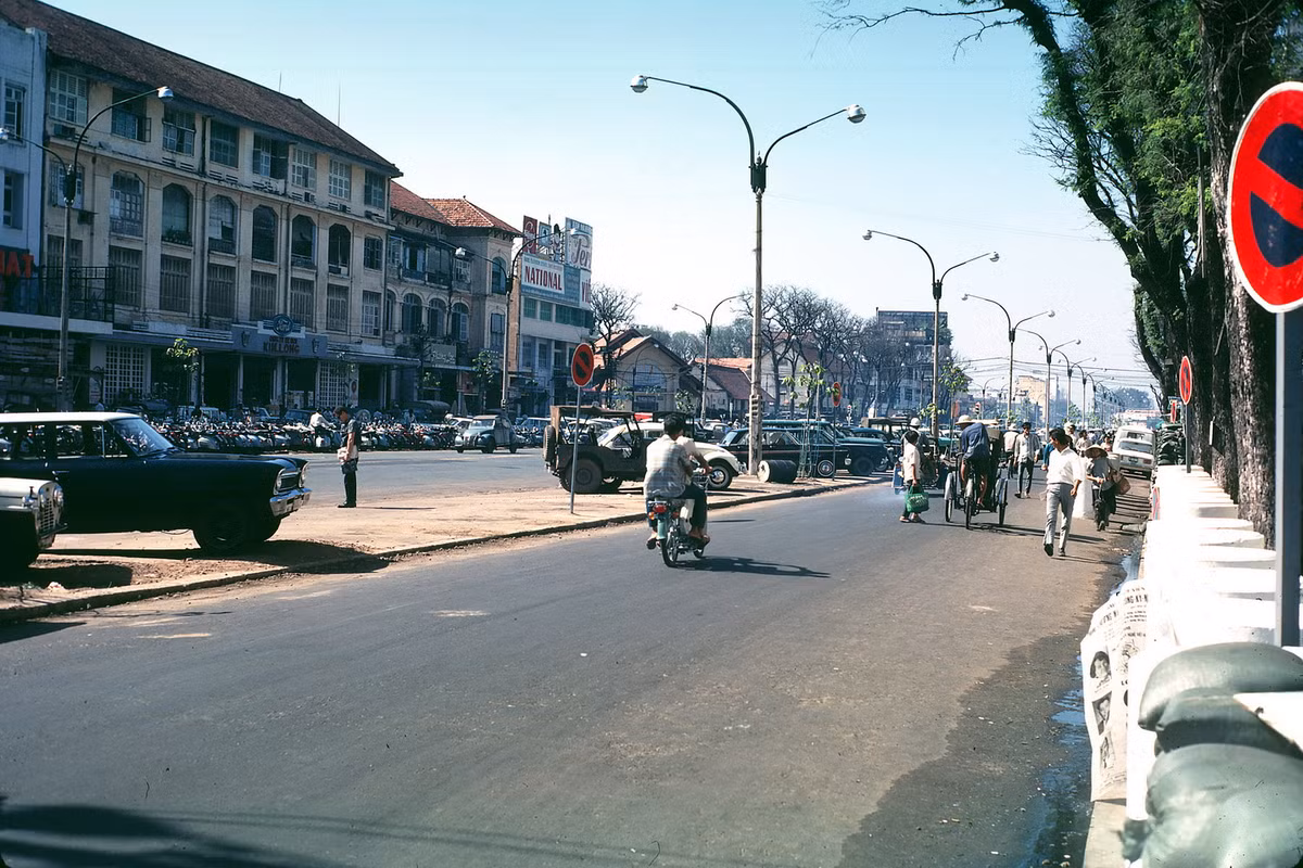 Quang cảnh ở đại lộ Lê Lợi, Sài Gòn năm 1968-1969. Ảnh: William Ruzin.