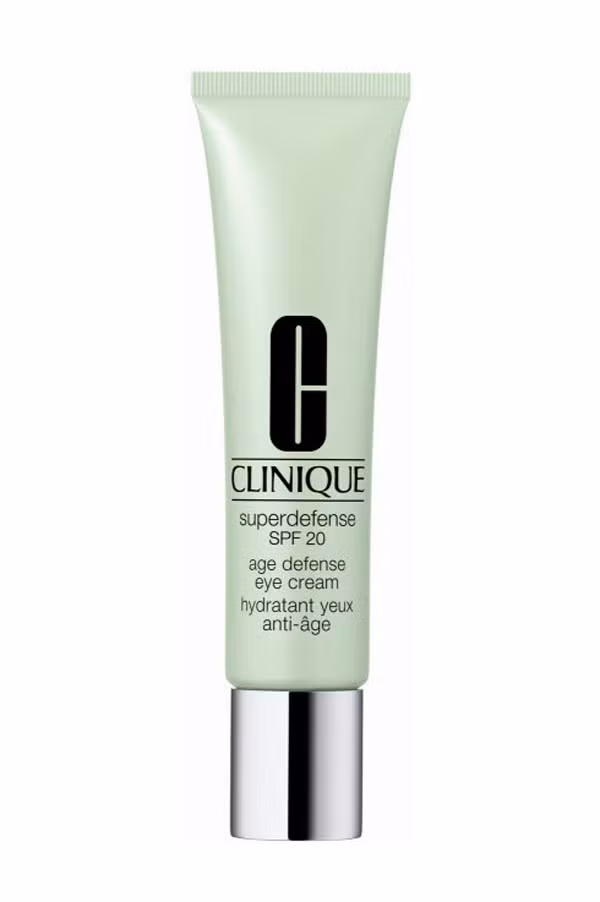 Kem chống nắng dưỡng mắt tốt nhất của Clinique SPF 20. Kem dưỡng mắt hàng ngày này không chỉ bảo vệ mắt khỏi tia UVA/UVB có hại mà còn chống lại ô nhiễm bụi bẩn, căng thẳng và mất nước.