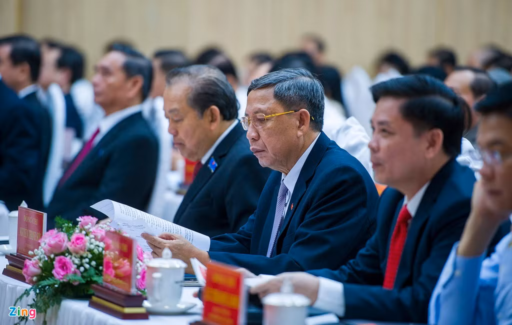 “Tình hình an ninh biên giới, biển đảo, an ninh nông thôn, an ninh thông tin, tội phạm, tệ nạn xã hội, tranh chấp khiếu kiện trong nhân dân từng lúc còn diễn biến phức tạp. Công tác xây dựng Đảng, xây dựng hệ thống chính trị còn một số mặt hạn chế. Hoạt động của chính quyền, mặt trận và các đoàn thể trên một số mặt hiệu quả chưa cao”, thay mặt Đảng bộ, ông Nghị đánh giá.