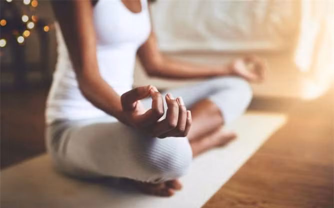  Tập yoga: Yoga có tác dụng giảm béo bụng cực tốt. Chỉ vài phút mỗi ngày với chương trình Yoga ngăn ngừa béo bụng, bạn sẽ thấy hiệu quả nhanh chóng.