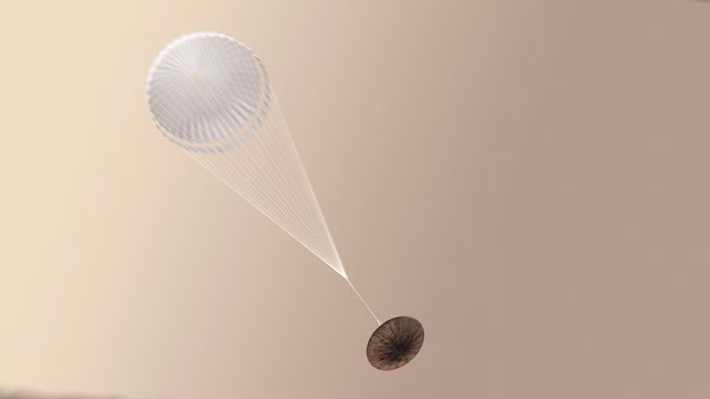 Bức ảnh được NASA chụp lại sau đó cho thấy một vệt đen xuất hiện ở khu vực được cho là nơi tàu đổ bộ Schiaparelli đáp xuống. Điều này xác nhận việc con tàu đã va chạm với bề mặt Sao Hỏa khi hạ cánh. Theo báo cáo, con tàu đã bay với tốc độ 540 km/h thay vì nhẹ nhàng lướt xuống điểm dừng do máy tính đã đánh giá sai độ cao của nó. Ảnh:ESA.