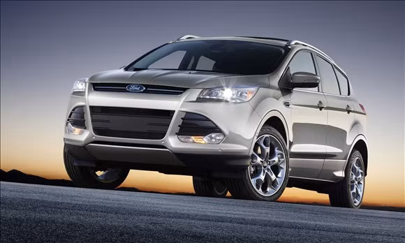 Dù ra đời từ lâu nhưng Ford Escape vẫn là con bài chiến lược của hãng Ford. Tính đến hết tháng 3, Ford Escape đã bán được hơn 71 nghìn phiên bản khác nhau, giảm 2% so với cuối năm ngoái nhưng vẫn là một trong số những dòng xe bán chạy hàng đầu thế giới.