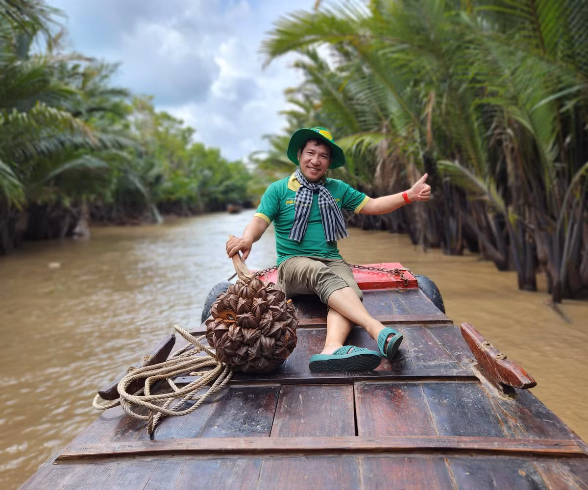 Tin sao Việt ngày 13/11: NSƯT Quang Thắng trải nghiệm sông nước miền Tây.