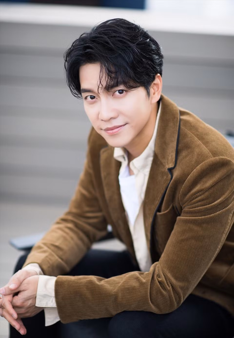 Lee Seung Gi bi cong ty quyt hon 175 ty trong 18 nam