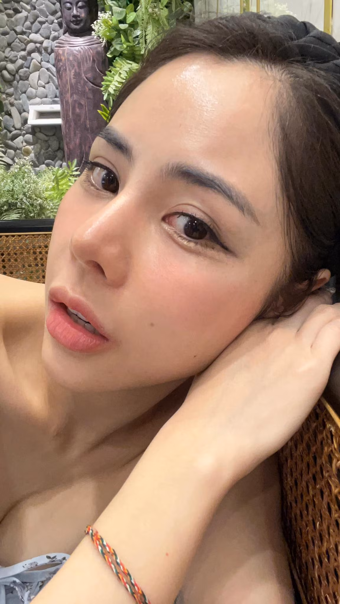 Thụy Vân thân thiết Xuân Bắc, vợ trẻ Công Lý sành điệu - Hình 10 Thuy Van than thiet Xuan Bac, vo tre Cong Ly sanh dieu-Hinh-10