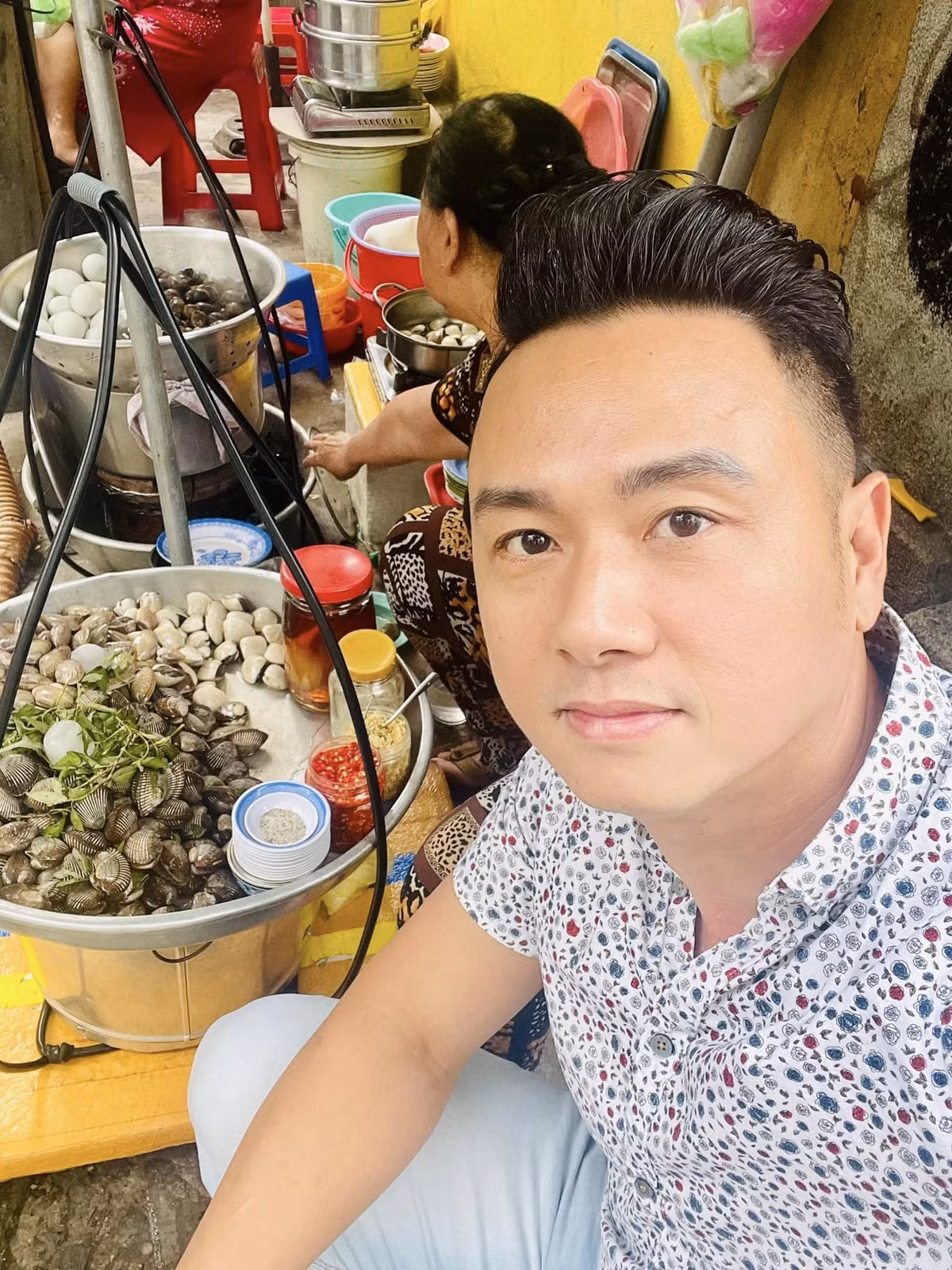 Thụy Vân thân thiết Xuân Bắc, vợ trẻ Công Lý sành điệu - Hình 11 Thuy Van than thiet Xuan Bac, vo tre Cong Ly sanh dieu-Hinh-11