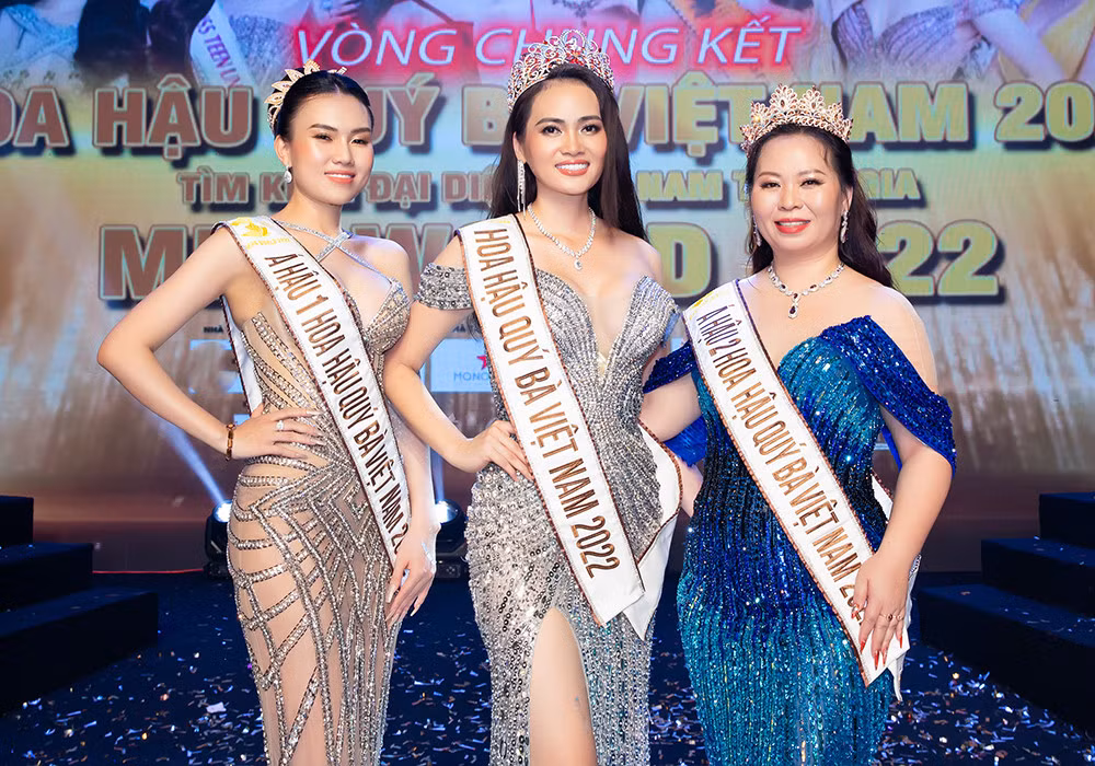 Nguoi dep 36 tuoi dang quang Hoa hau Quy ba Viet Nam 2022-Hinh-4