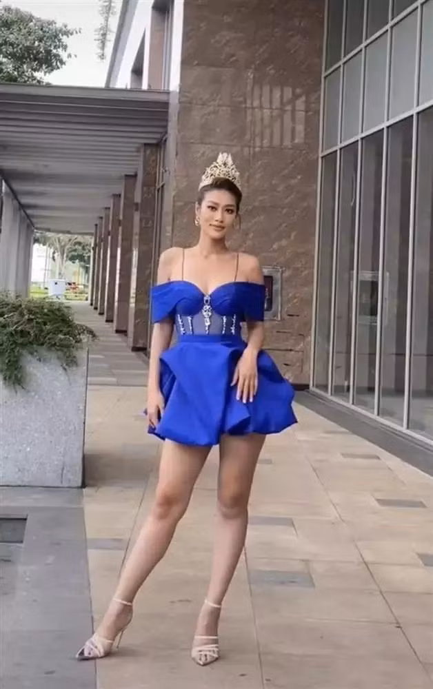 Trở về Việt Nam, người đẹp gây chú ý khi xuất hiện tươi tắn và thân thiện tại nhiều sự kiện. Song Thiên Ân được nhận xét chưa khéo trong khoản lên đồ, để lộ nhiều khuyết điểm hình thể. Điều này vô hình trung cũng khiến Thiên Ân tự tạo áp lực cho bản thân, phải giữ được số cân nặng trong phạm vi cho phép.