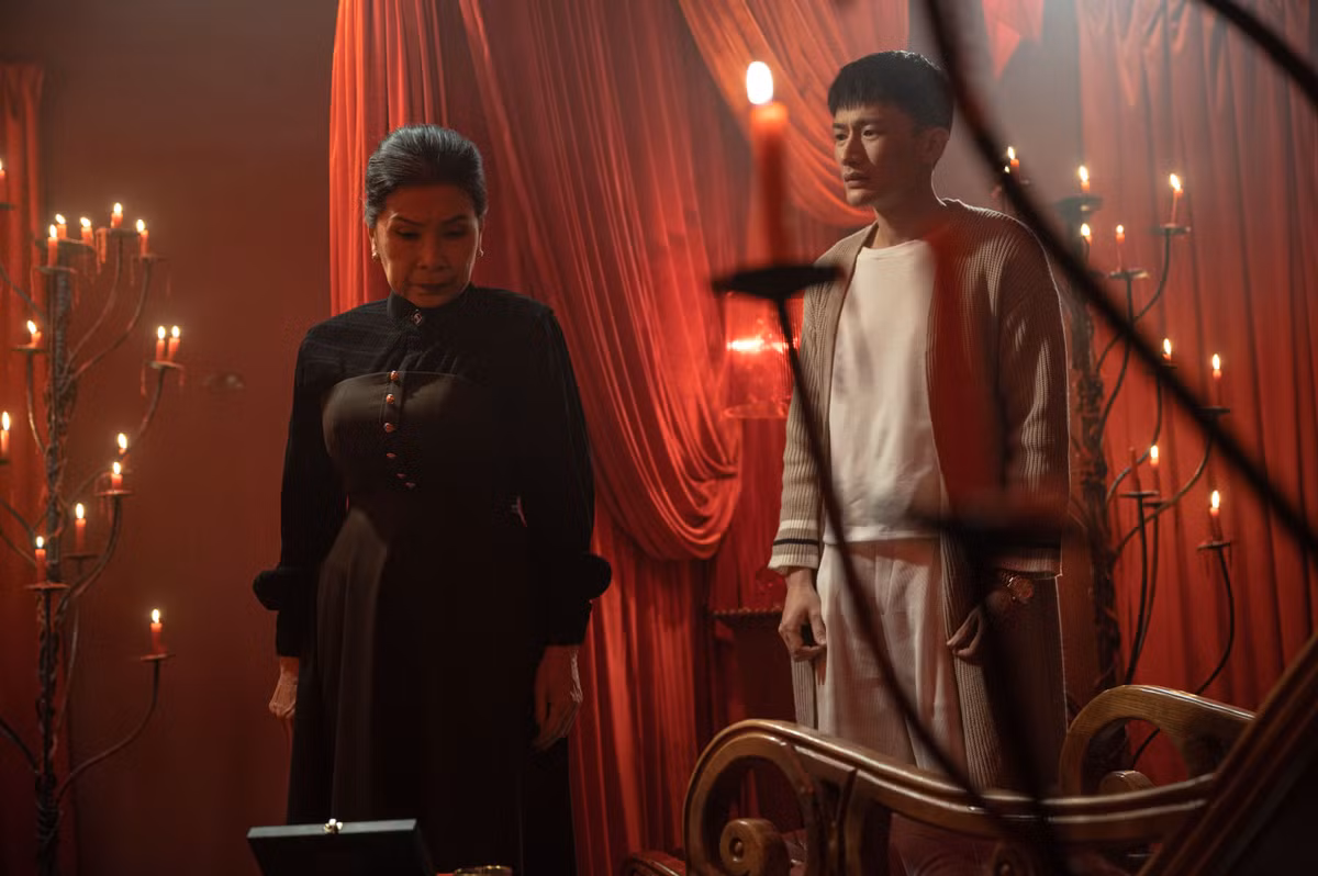 "Hạnh phúc máu" - nhiều cú twist nhưng không ít gượng gạo ảnh 2