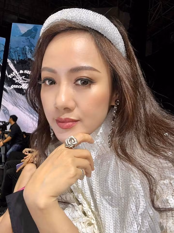 Lý Nhã Kỳ một mình, Việt Anh - Hồng Diễm lên sân thượng hóng gió - Hình 11 Ly Nha Ky mot minh, Viet Anh - Hong Diem len san thuong hong gio-Hinh-11
