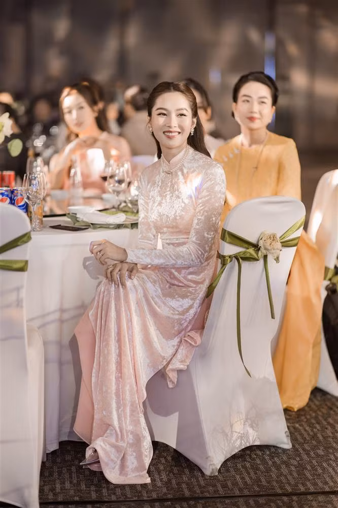 Đặng Thu Thảo hạ sinh ái nữ đầu lòng vào năm 2018, có tiếp một bé trai vào năm 2020. Cặp nhóc tỳ "đủ nếp đủ tẻ" khiến hôn nhân của Hoa hậu Việt Nam và chồng đại gia càng thêm viên mãn.