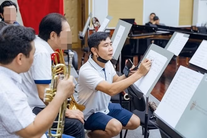 Nhac si Ho Hoai Anh xin nghi viec khong luong