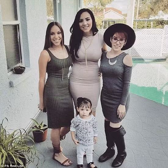 Hai con gái và cháu ngoại của Yarrellys.