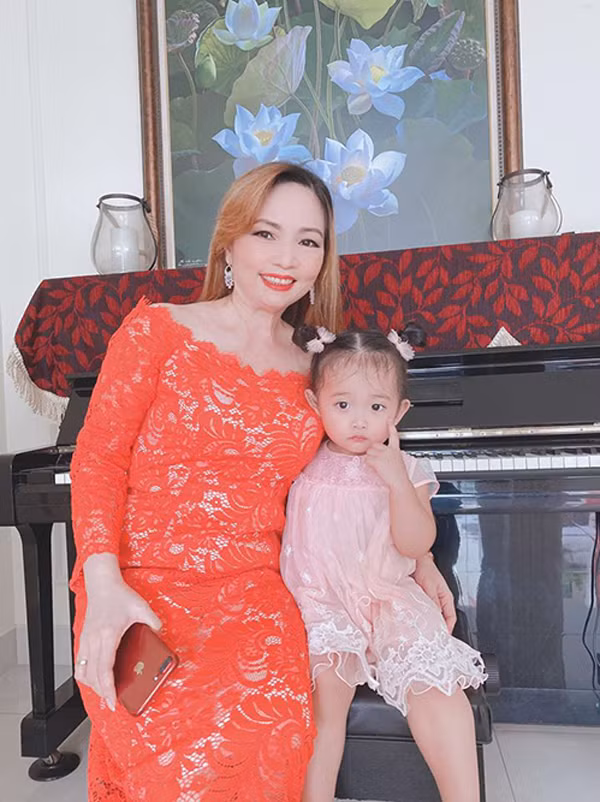 Khanh Thi giu 'lua' hon nhan bang tuyet chieu ninh kheo me chong