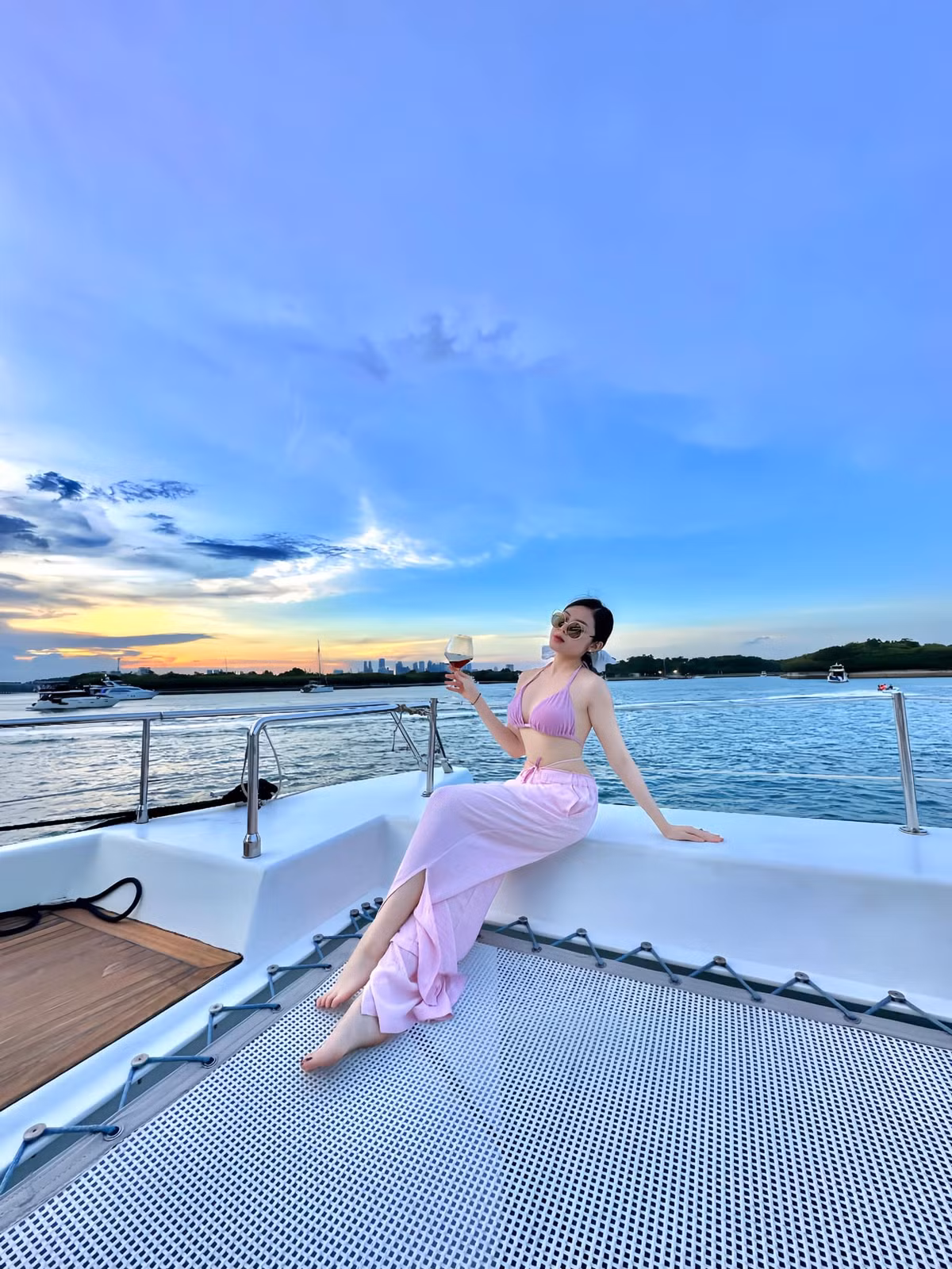 Voc dang “van nguoi me” cua chi Hang Nga tren chuyen bay dip Tet Trung thu-Hinh-7
