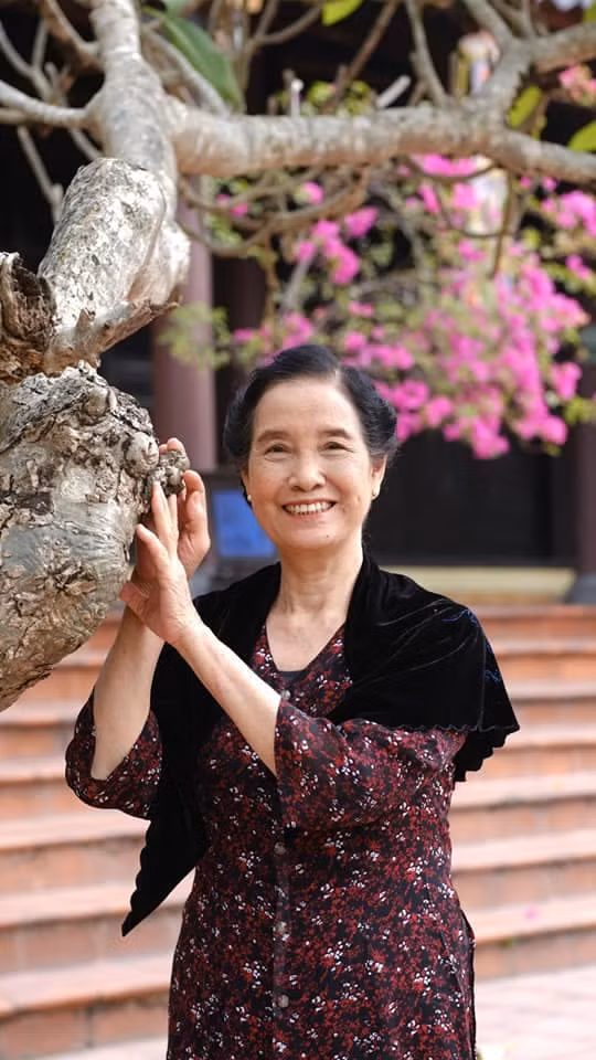 NSƯT Ngọc Tản: Trên phim khắc khổ, ngoài đời từng đi bán giò chả - Hình 5 NSUT Ngoc Tan: Tren phim khac kho, ngoai doi tung di ban gio cha-Hinh-5