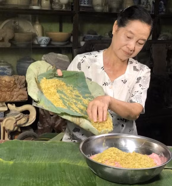 NSƯT Ngọc Tản: Trên phim khắc khổ, ngoài đời từng đi bán giò chả - Hình 15 NSUT Ngoc Tan: Tren phim khac kho, ngoai doi tung di ban gio cha-Hinh-15