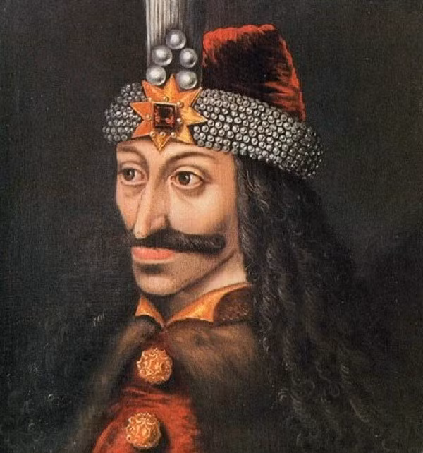 Ma cà rồng nổi tiếng nhất mọi thời đại là Bá tước Dracula và nữ bá tước Elizabeth Bathory (1560-1614). Nữ bá tước Bathory bị buộc tội tra tấn và tắm trong máu của các trinh nữ trẻ tuổi để giữ mãi sắc đẹp thanh xuân.
