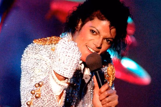 Chỉ trong năm 1984, Michael Jackson đã giành 8 giải Grammy - con số kỷ lục giải thưởng mà một nghệ sĩ dành được trong 1 năm.