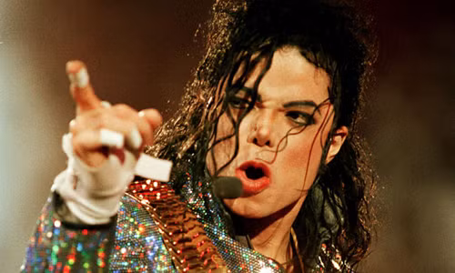Michael Jackson sinh ra trong gia đình đông anh chị em. Ông hoàng nhạc pop có tới 8 anh chị em.