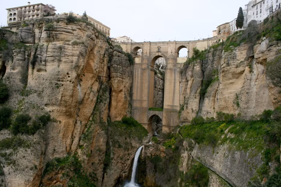 Cầu Puente Nuevo ở Galicia, Tây Ban Nha.
