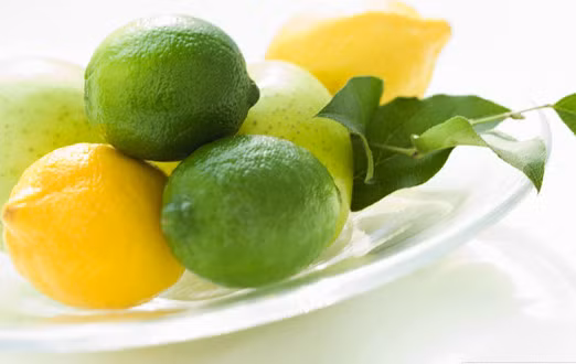 Vitamin C. Khi cơ thể “hoạt động” tốt, nó giúp quá trình đốt cháy chất béo nhanh hơn và vitamin C có vai trò quan trọng trong quá trình này. Vitamin C được biết đến với nhiều đặc tính y tế bao gồm tăng cường hệ miễn dịch, ngăn chặn bệnh nhiễm trùng và đóng một vai trò quan trọng trong việc giảm cân.