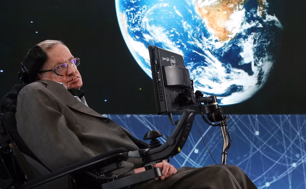  9. Đối diện với các khó khăn trong cuộc sống. Stephen Hawking đã luôn coi tình trạng bệnh tật cả mình là sự thách thức của cuộc sống để từ đó có động lực vươn lên. Ảnh: Big Think.