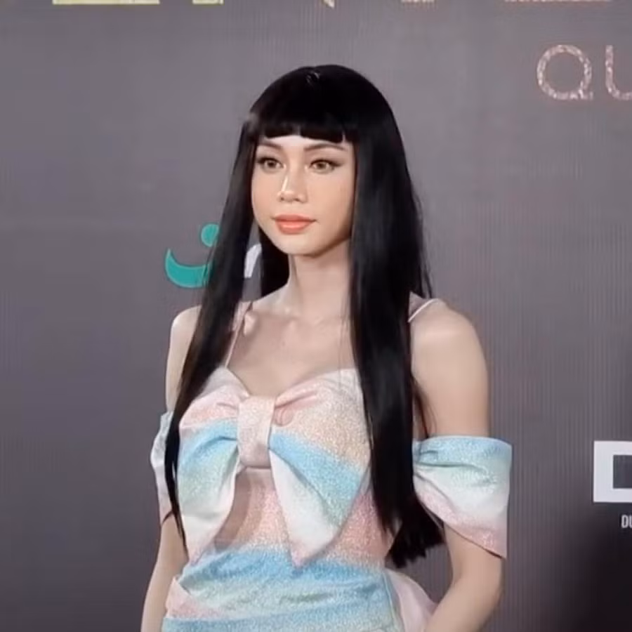 Dàn mỹ nhân chuyển giới: Hương Giang đẹp xuất sắc, Lâm Khánh Chi lộ khuyết điểm - Hình 12 Dan my nhan chuyen gioi: Huong Giang dep xuat sac, Lam Khanh Chi lo khuyet diem-Hinh-12