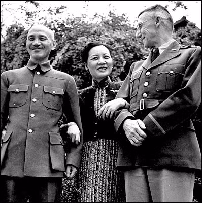 Những thông tin này chưa hề được chứng thực, nhưng có một điểm đã được khẳng định, đó là bà hy vọng sau khi qua đời sẽ không về Đài Loan an táng. Vì sao người phụ nữ tài sắc một thời, người phụ nữ có mối tình và cuộc hôn nhân đình đám thiên hạ với Tưởng Giới Thạch lại đưa ra yêu cầu kỳ lạ đến vậy? Về việc này, dư luận có nhiều quan điểm khác nhau.