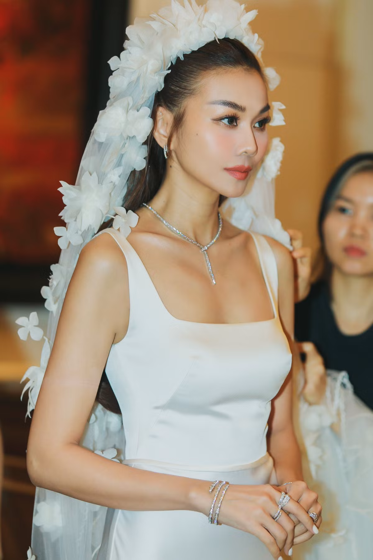 Siêu mẫu Thanh Hằng: Người ta nói tôi yêu con gái! Sieu mau Thanh Hang: Nguoi ta noi toi yeu con gai!