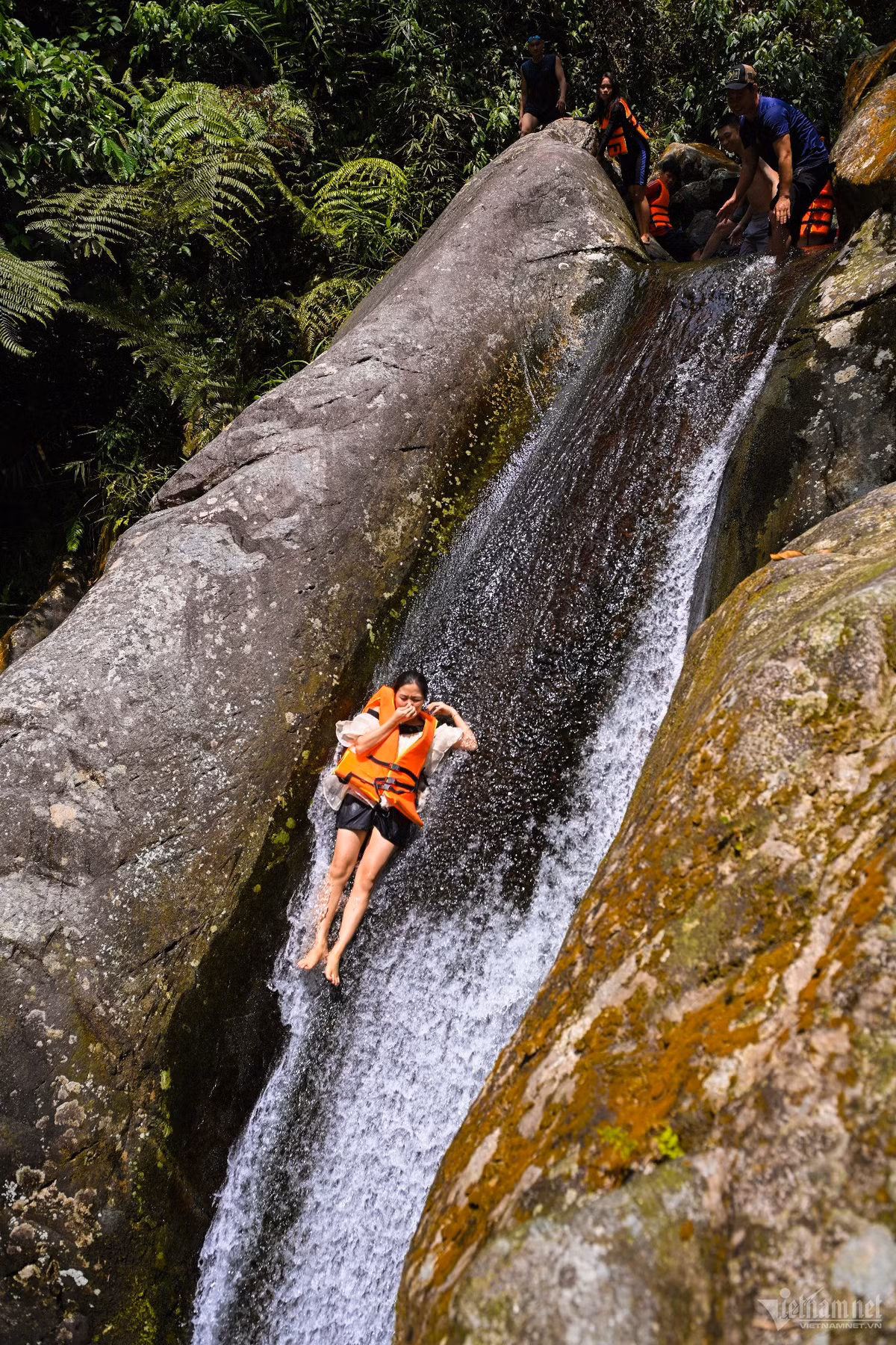 Hanh trinh leo deo, vuot suoi trekking Cua Tu-Hinh-10