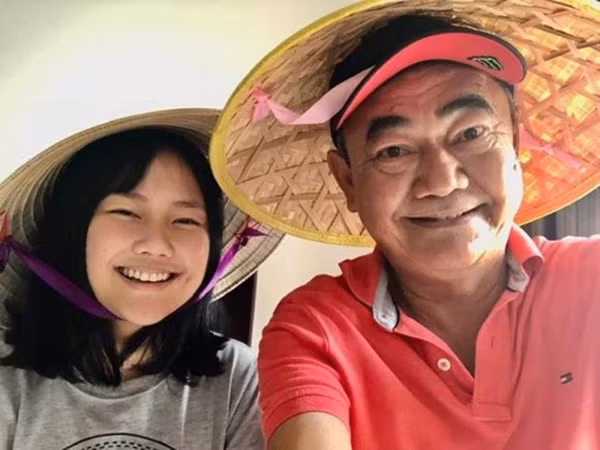 Sao Viet ly hon tuoi xe chieu: NSND Viet Anh 'o vay'-Hinh-4