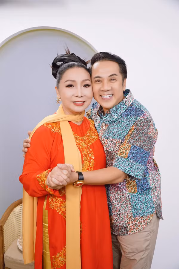 NSND Bach Tuyet tai sac nhung xe chieu van song mot minh-Hinh-4