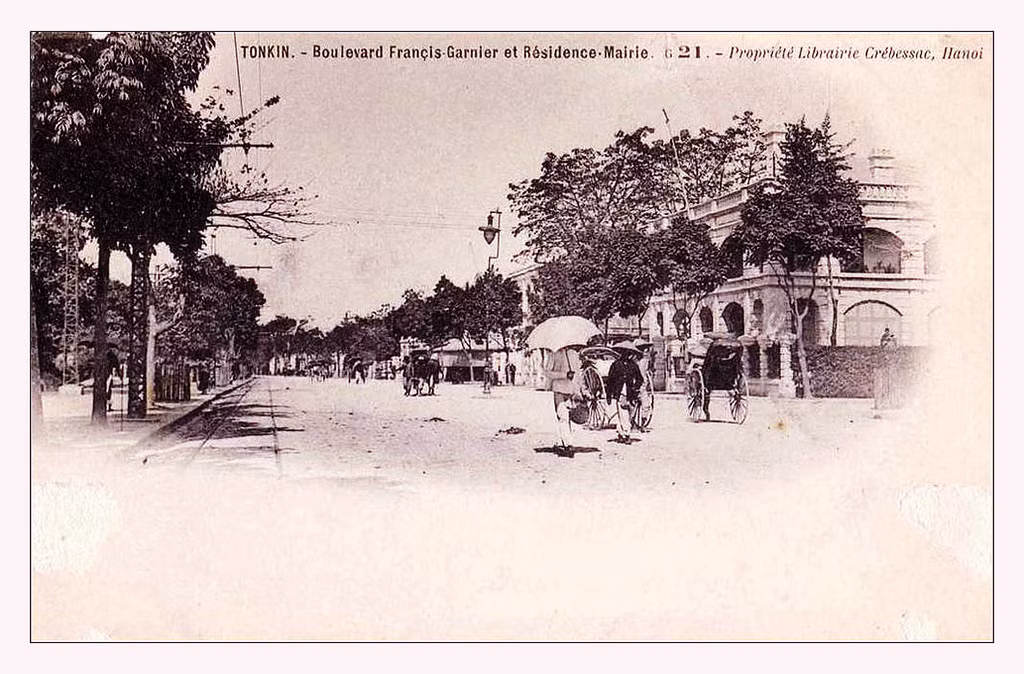 Năm 1888, Hội đồng Thành phố bỏ phiếu tán thành chi 220.000 francs để sớm hoàn thành ngay đại lộ này nhưng do một vài chủ đất ở khu vực này đã yêu cầu bồi thường quá cao trong khi Thành phố trưng dựng nên đã mất nhiều thời gian đàm phán.