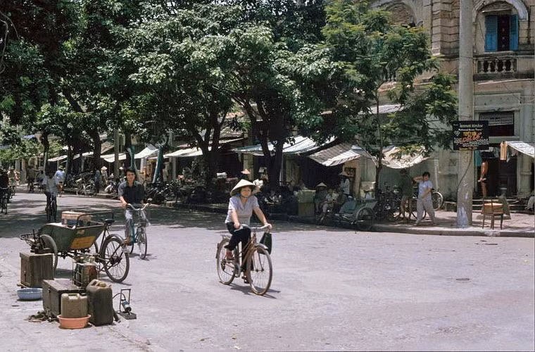 Đường phố ở trung tâm Hải Phòng.