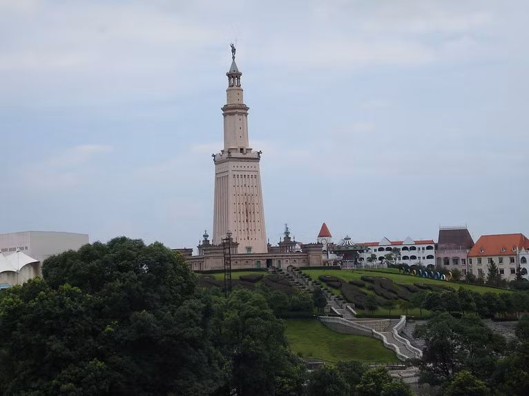 Ngày nay, một ngọn hải đăng Alexandria "nhái" đã được xây dựng ở thành phố Trường Sa, tỉnh Hồ Nam của Trung Quốc.