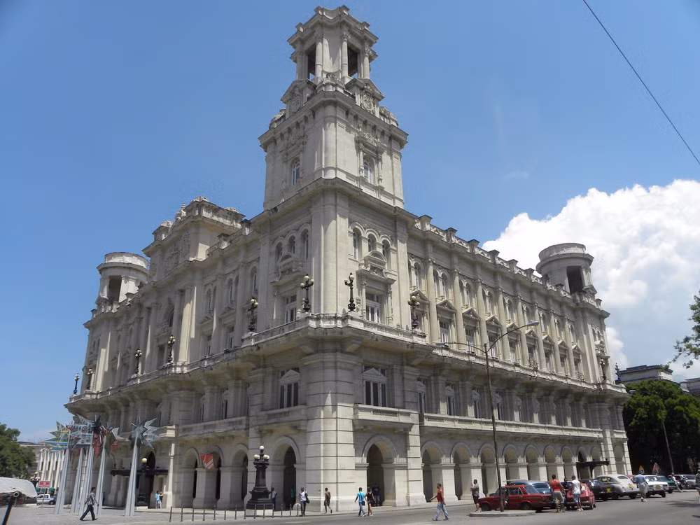 Viện bảo tàng Mỹ thuật, một trong những công trình kiến trúc tiêu biểu nhất ở phố cổ Havana.