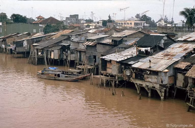 Khu dân cư ven sông Tiền Giang của thành phố Mỹ Tho.