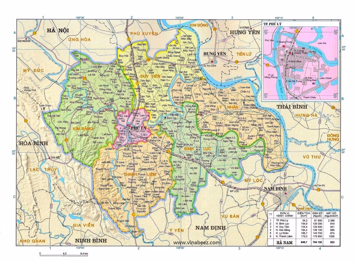 Tổng diện tích đất tự nhiên của tỉnh Hà Nam là 860,5 km2. Tỉnh Hà Nam có 6 đơn vị hành chính cấp huyện, bao gồm 1 thành phố, 1 thị xã và 4 huyện với 109 đơn vị hành chính cấp xã, bao gồm 6 thị trấn, 20 phường và 83 xã.