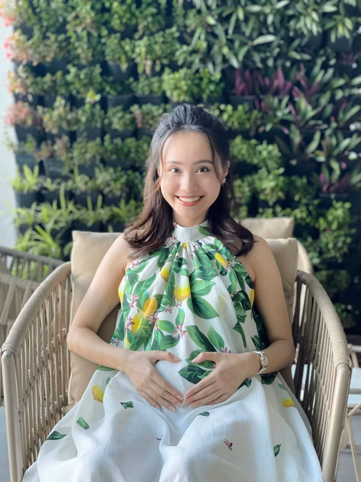 MC thoi tiet Xuan Anh: Chong mat xa hang ngay, tan tay goi dau cho toi