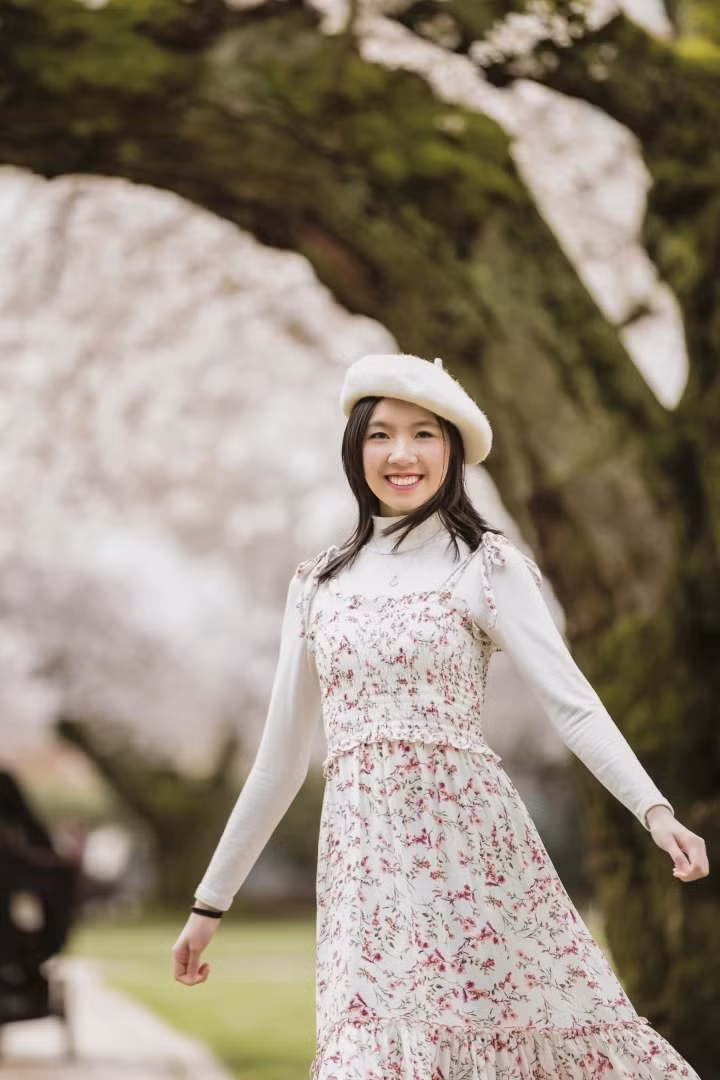 Trong một dịp trả lời truyền thông, MC Thanh Mai hé lộ lý do sớm cho con sang Mỹ du học: ''Tôi muốn con học cách sống tự lập. Vì thế, tôi cho con sang Mỹ học dù còn nhỏ. Tôi chưa bao giờ muốn con gái mình đi theo ngành giải trí. Tôi muốn con tập trung vào con đường học hành, trở thành gì hay làm nghệ thuật là cái duyên tự nhiên nó đến''.