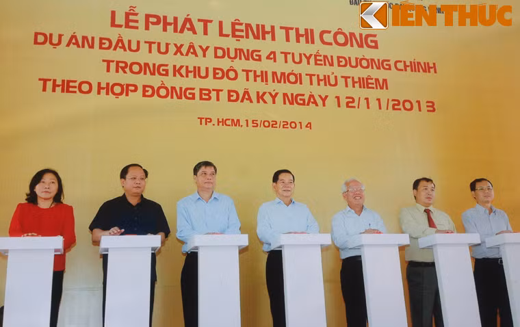 Lãnh đạo TP HCM phát lệnh khởi công dự án đầu tư xây dựng 4 tuyến đường chính trong KĐT mới Thủ Thiêm.