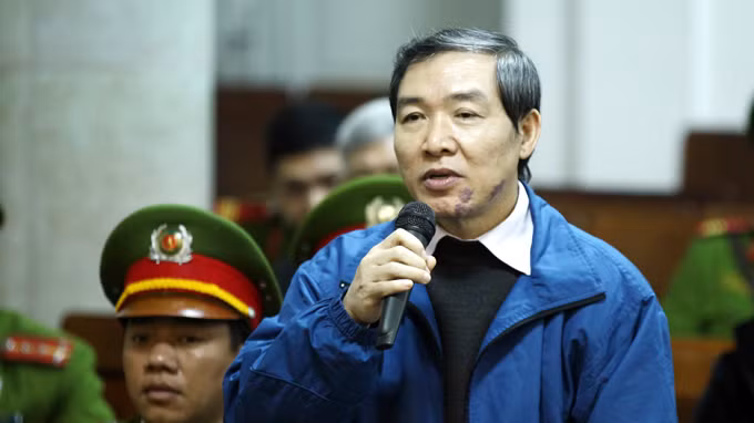 Dương Chí Dũng trong phiên tòa xét xử Dương Tự Trọng.