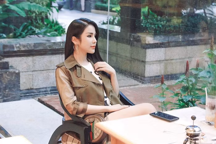 Diệp Lâm Anh gọi một nam shipper là 'đầu gấu' - Hình 3 Diep Lam Anh goi mot nam shipper la 'dau gau'-Hinh-3