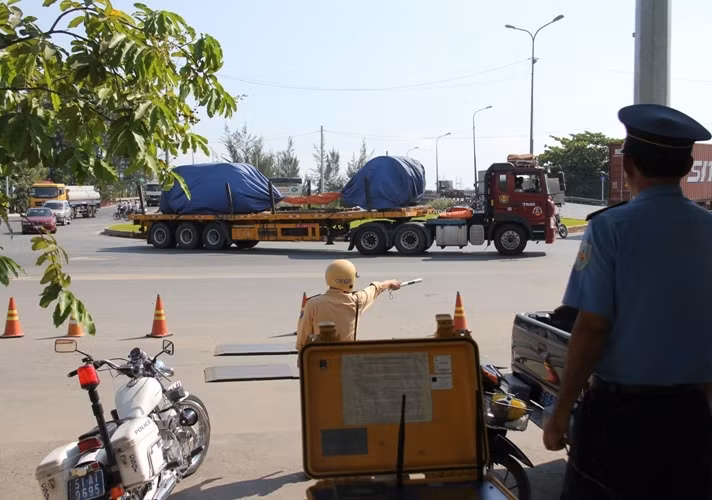Từ hôm nay, PC67 phối hợp cùng Thanh tra Sở GTVT TP HCM tiến hành kiểm tra tải trọng khép kín 24/24 (kể cả thứ Bảy và Chủ nhật) tại 3 điểm trên địa bàn thành phố.