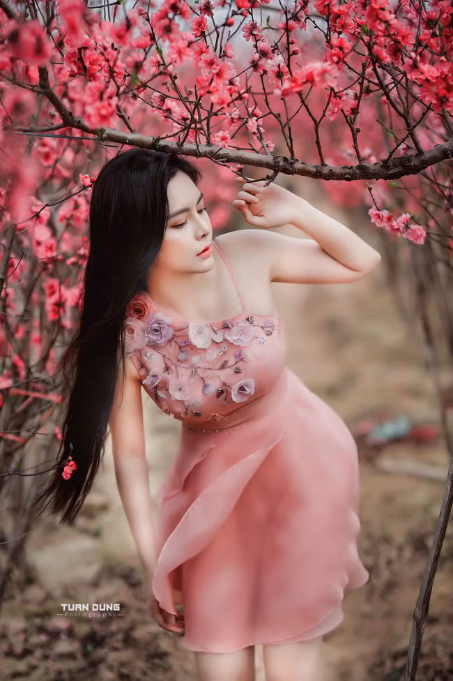 Cũng như Trâm Anh, hot girl Cao Diệp Anh nổi lên khi tham gia chương trình "Nóng cùng World cup 2018".