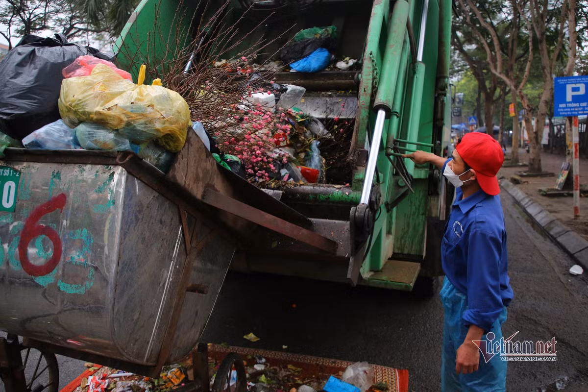 Nhung phan doi dam minh muu sinh trong buot gia o Ha Noi