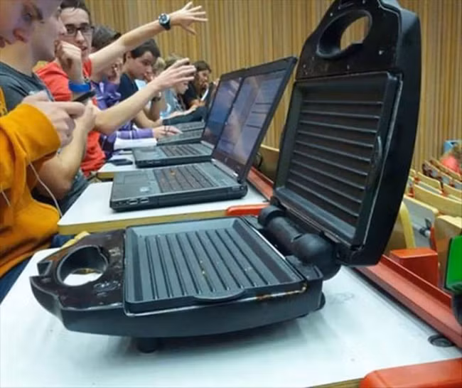 Tôi cũng có đồ "gập" nhưng không phải laptop.