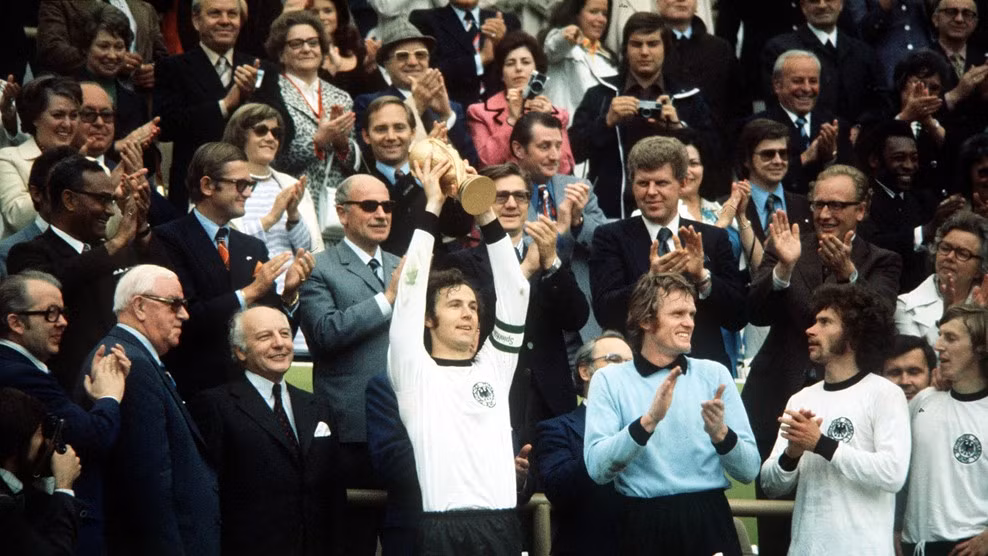 Trong lần đầu tiên đăng cai World Cup năm 1974, nước Đức được biết đến với tên gọi Tây Đức. Đội chủ nhà đã giành chức vô địch sau chiến thắng 2-1 trước Hà Lan ở chung kết. Ảnh: FIFA.