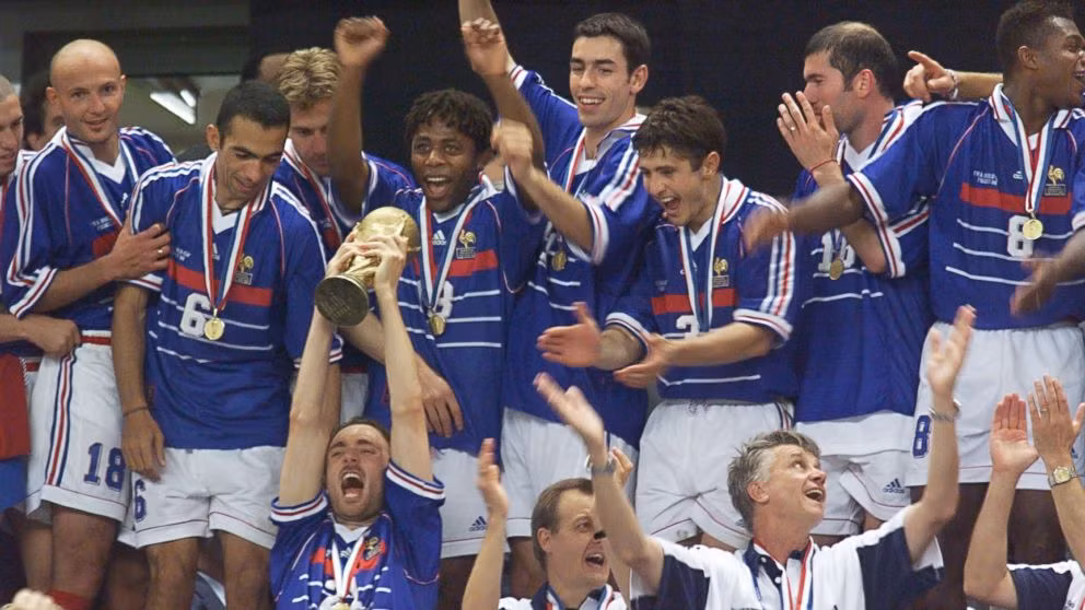 Trong lần thứ hai làm chủ nhà World Cup vào năm 1998, đội tuyển Pháp đã không làm các khán giả nhà thất vọng khi giành ngôi vô địch lần đầu tiên trong lịch sử của mình. Ảnh: ABC News.